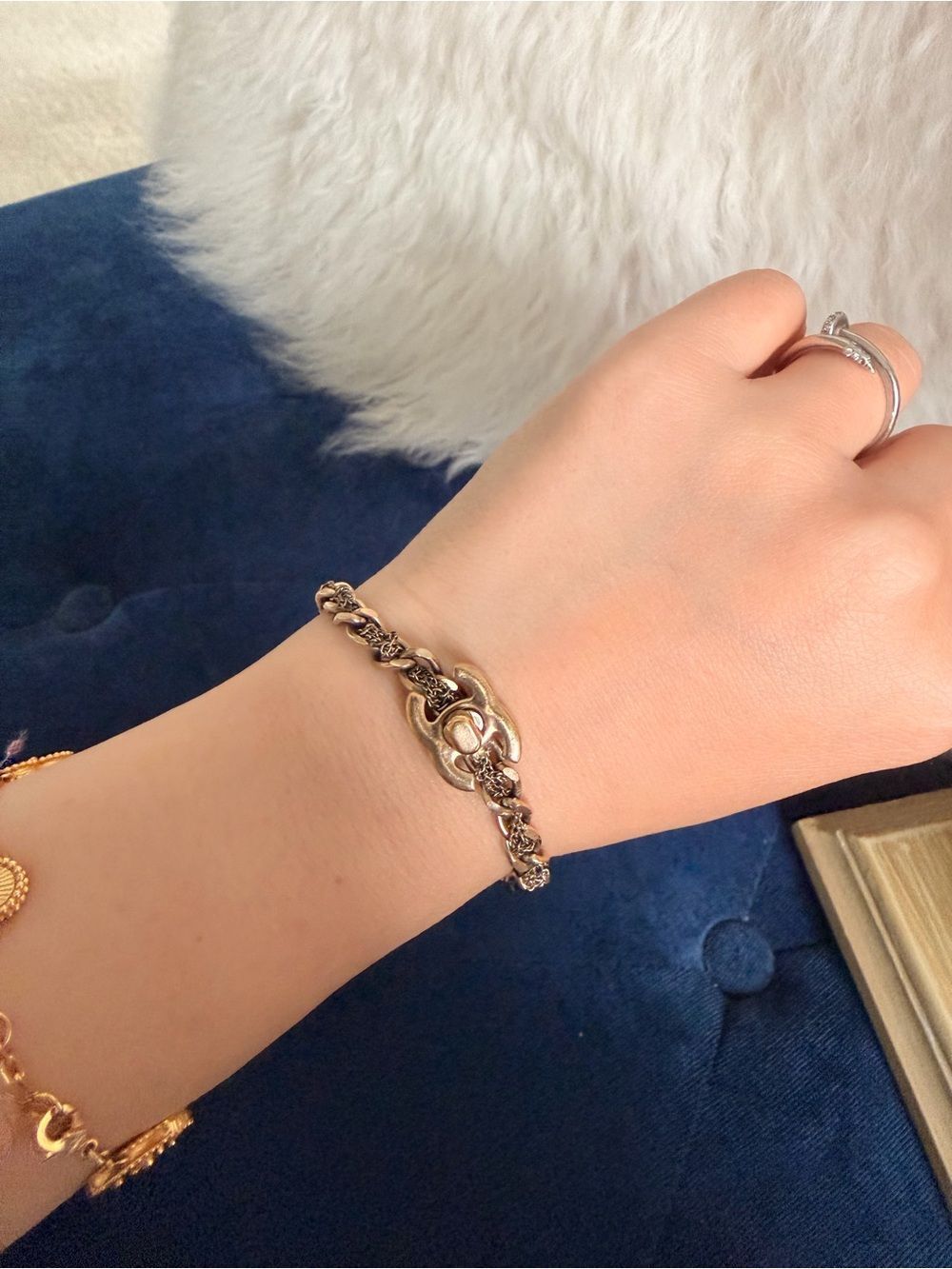 chanel turnlock bracelet hold with meshed metal